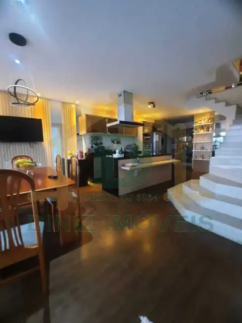 Casa com 4 quartos à venda, 318m2 em Resende - RJ - imagem 5 Foto 5 de Casa com 4 quartos à venda, 318m2 em Resende - RJ