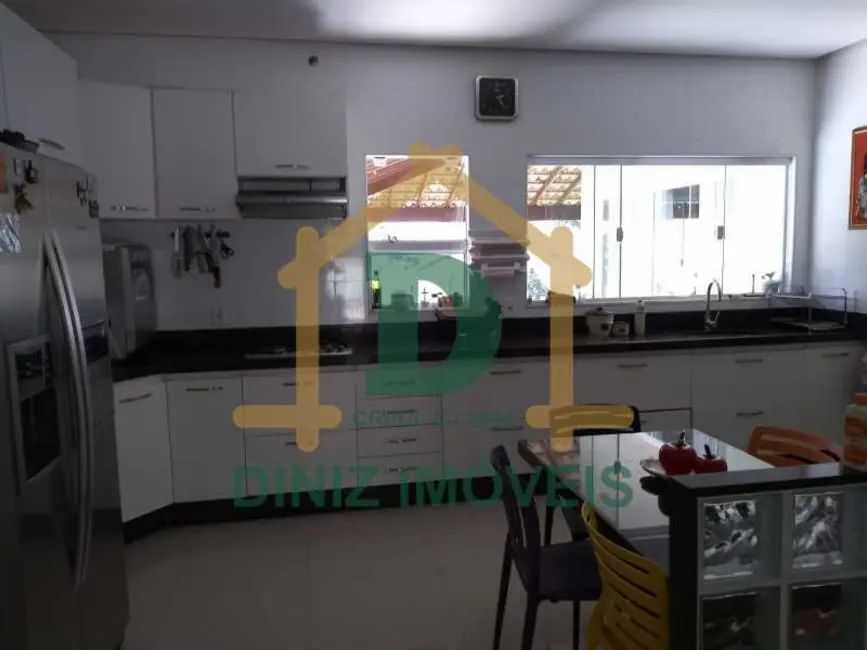 Foto 9 de Casa de Condomínio com 4 quartos à venda, 243m2 em Resende - RJ