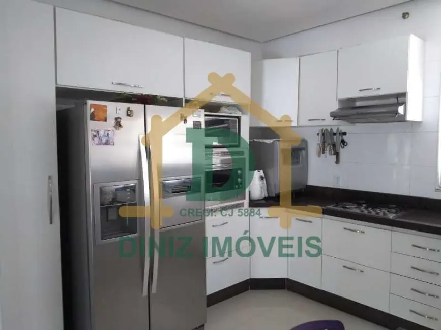 Foto 8 de Casa de Condomínio com 4 quartos à venda, 243m2 em Resende - RJ