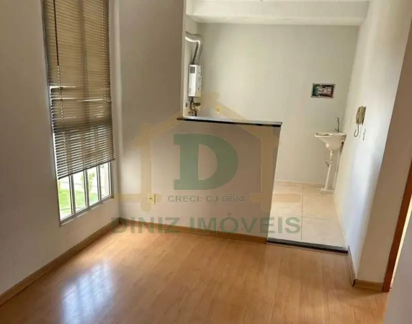 Foto 2 de Apartamento com 2 quartos para alugar em Resende - RJ