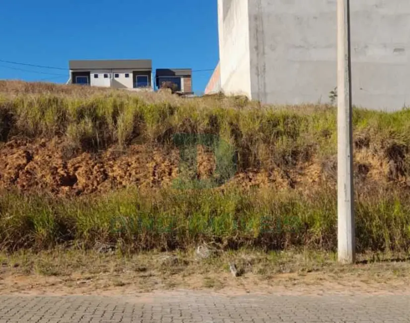 Foto 1 de Terreno / Lote à venda, 300m2 em Resende - RJ