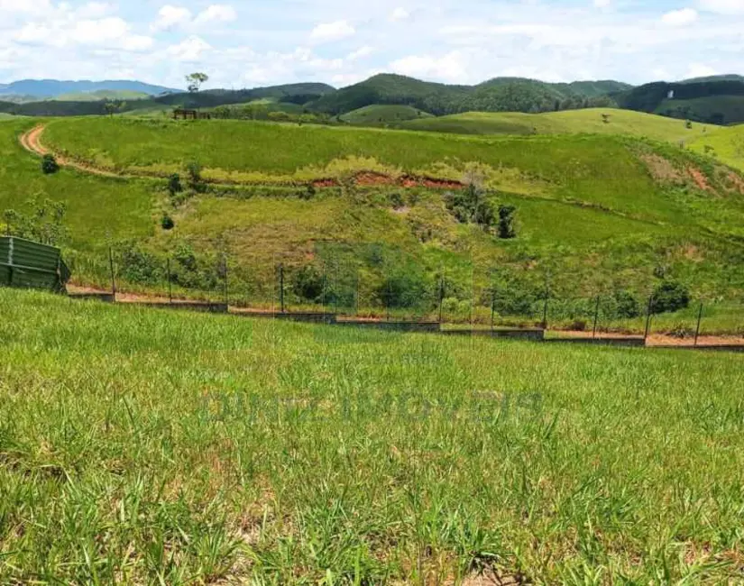 Foto 1 de Terreno / Lote à venda, 400m2 em Resende - RJ