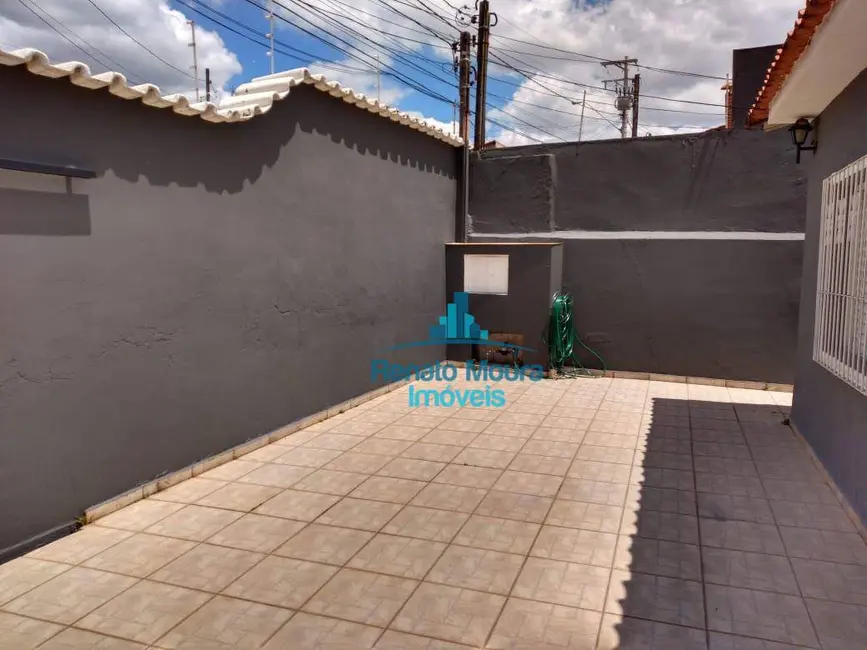 Casa com 3 quartos à venda, 300m2 em Jardim Itanguá, Sorocaba - SP - imagem 3 Foto 3 de Casa com 3 quartos à venda, 300m2 em Jardim Itanguá, Sorocaba - SP