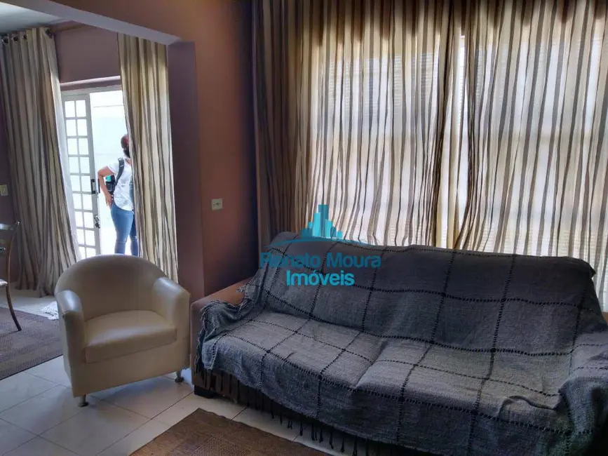 Casa com 3 quartos à venda, 300m2 em Jardim Itanguá, Sorocaba - SP - imagem 5 Foto 5 de Casa com 3 quartos à venda, 300m2 em Jardim Itanguá, Sorocaba - SP