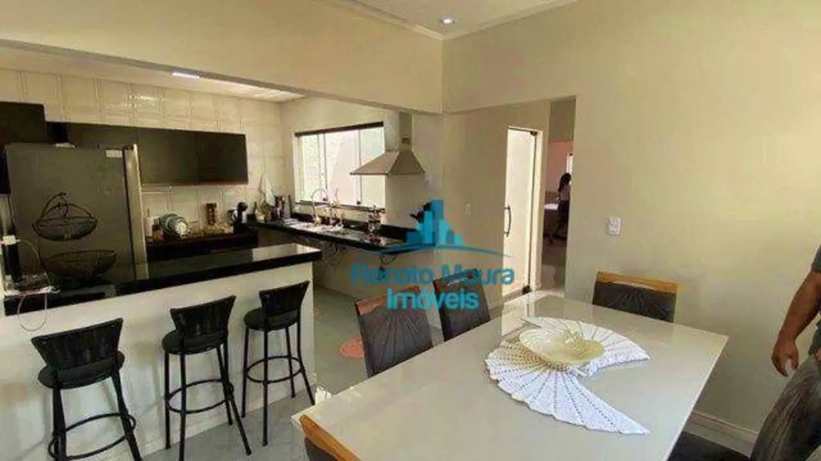 Foto 3 de Sobrado com 2 quartos à venda, 250m2 em Jardim Santa Cecília, Sorocaba - SP