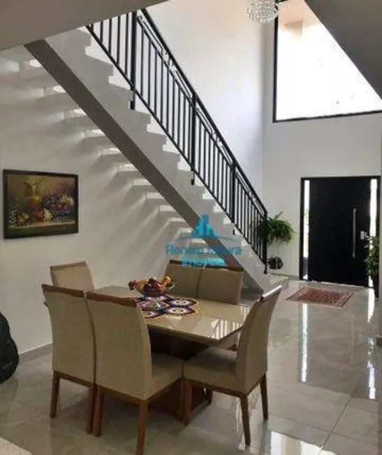 Sobrado com 3 quartos à venda, 300m2 em Brigadeiro Tobias, Sorocaba - SP - imagem 3 Foto 3 de Sobrado com 3 quartos à venda, 300m2 em Brigadeiro Tobias, Sorocaba - SP
