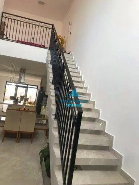 Sobrado com 3 quartos à venda, 300m2 em Brigadeiro Tobias, Sorocaba - SP - imagem 8 Foto 8 de Sobrado com 3 quartos à venda, 300m2 em Brigadeiro Tobias, Sorocaba - SP