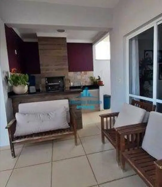 Sobrado com 3 quartos à venda, 250m2 em Chácaras Reunidas São Jorge, Sorocaba - SP - imagem 8 Foto 8 de Sobrado com 3 quartos à venda, 250m2 em Chácaras Reunidas São Jorge, Sorocaba - SP