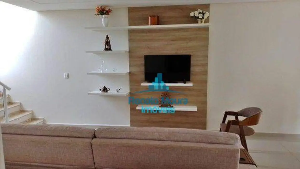 Sobrado com 3 quartos à venda, 250m2 em Chácaras Reunidas São Jorge, Sorocaba - SP - imagem 4 Foto 4 de Sobrado com 3 quartos à venda, 250m2 em Chácaras Reunidas São Jorge, Sorocaba - SP