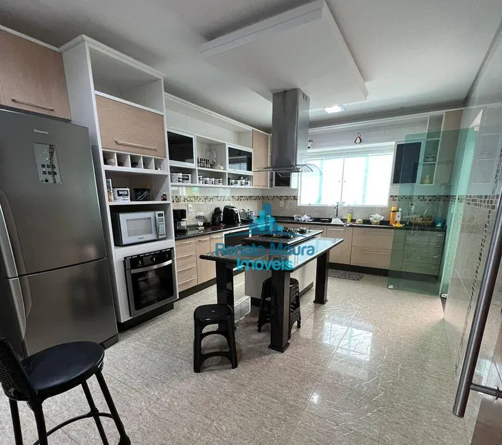 Sobrado com 3 quartos à venda, 360m2 em Jardim Ibiti do Paço, Sorocaba - SP - imagem 6 Foto 6 de Sobrado com 3 quartos à venda, 360m2 em Jardim Ibiti do Paço, Sorocaba - SP