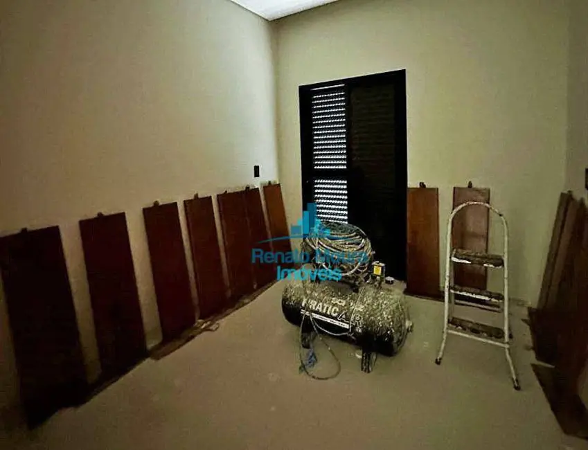 Sobrado com 3 quartos à venda, 250m2 em Aparecidinha, Sorocaba - SP - imagem 8 Foto 8 de Sobrado com 3 quartos à venda, 250m2 em Aparecidinha, Sorocaba - SP