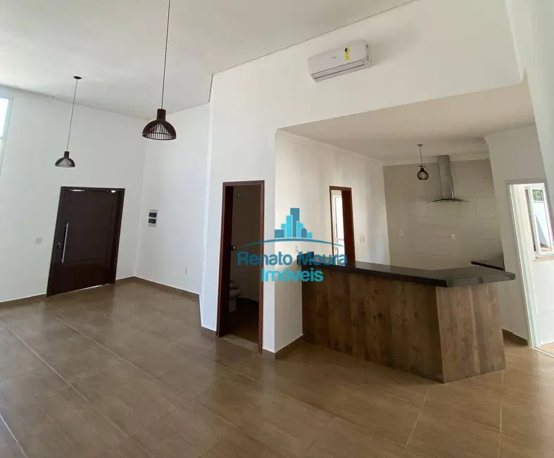 Casa de Condomínio com 3 quartos à venda, 250m2 em Chácaras Reunidas São Jorge, Sorocaba - SP - imagem 2 Foto 2 de Casa de Condomínio com 3 quartos à venda, 250m2 em Chácaras Reunidas São Jorge, Sorocaba - SP