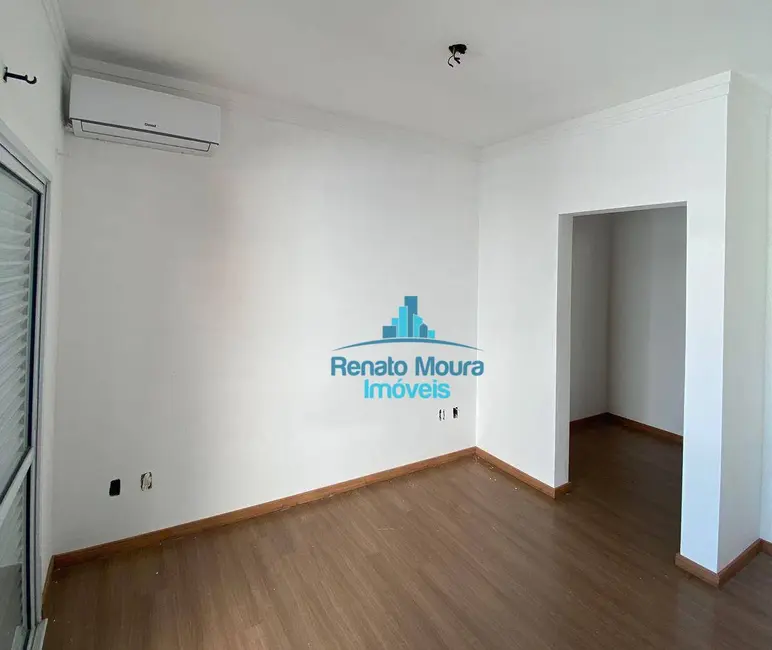 Casa de Condomínio com 3 quartos à venda, 250m2 em Chácaras Reunidas São Jorge, Sorocaba - SP - imagem 8 Foto 8 de Casa de Condomínio com 3 quartos à venda, 250m2 em Chácaras Reunidas São Jorge, Sorocaba - SP