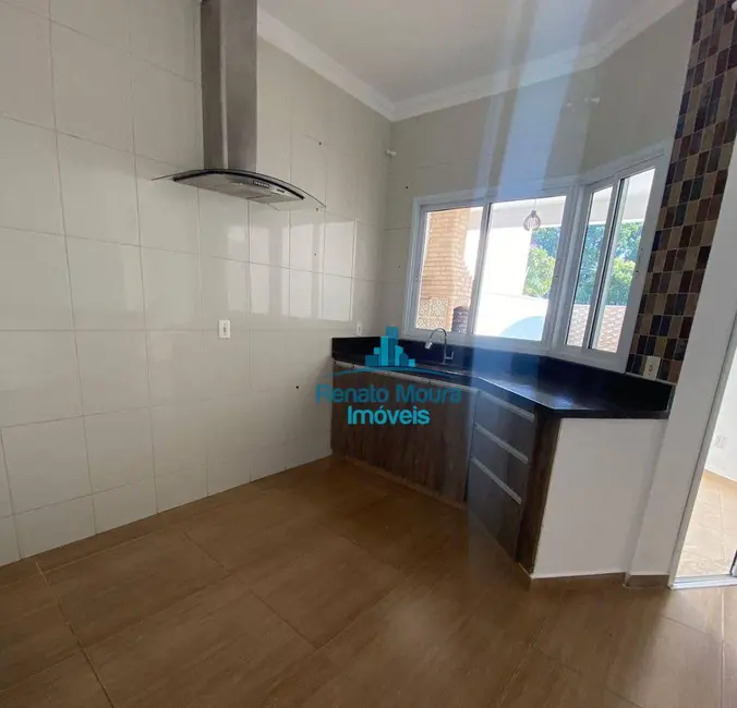 Casa de Condomínio com 3 quartos à venda, 250m2 em Chácaras Reunidas São Jorge, Sorocaba - SP - imagem 4 Foto 4 de Casa de Condomínio com 3 quartos à venda, 250m2 em Chácaras Reunidas São Jorge, Sorocaba - SP