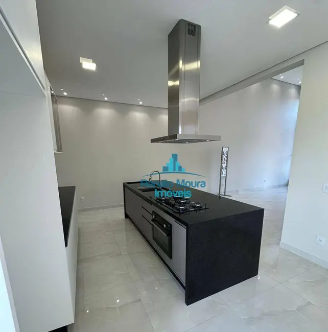 Casa de Condomínio com 3 quartos à venda, 220m2 em Wanel Ville, Sorocaba - SP - imagem 3 Foto 3 de Casa de Condomínio com 3 quartos à venda, 220m2 em Wanel Ville, Sorocaba - SP