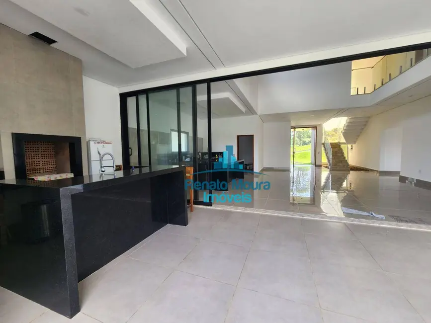 Foto 2 de Sobrado com 4 quartos à venda e para alugar, 1050m2 em Aracoiaba Da Serra - SP
