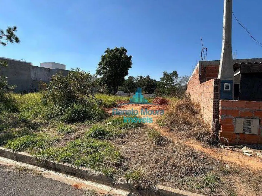 Foto 1 de Terreno / Lote à venda, 335m2 em Aracoiaba Da Serra - SP