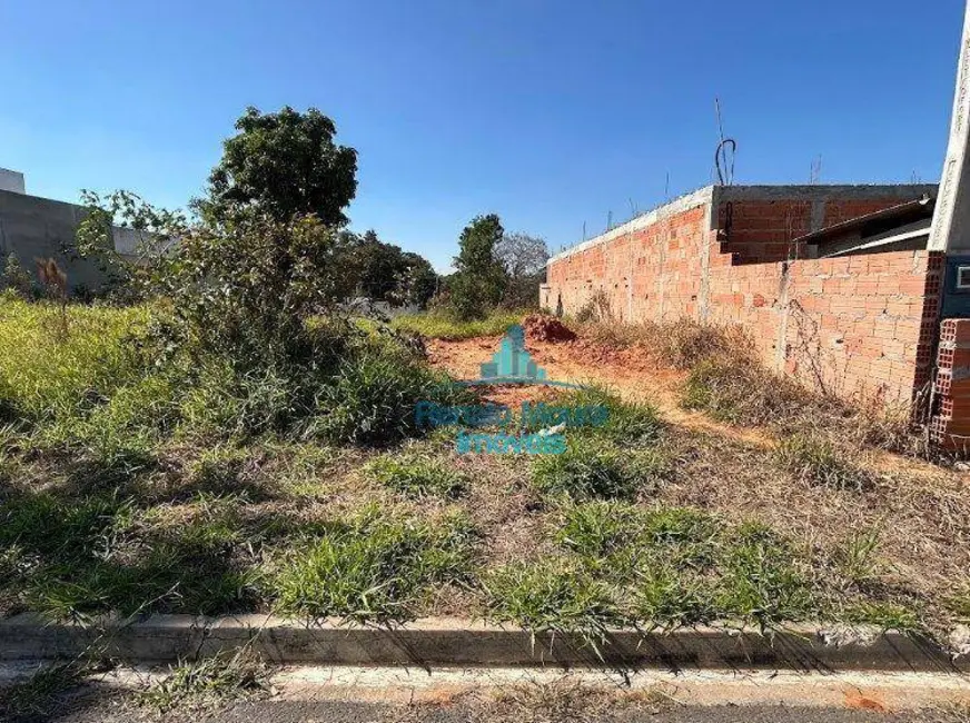 Foto 2 de Terreno / Lote à venda, 335m2 em Aracoiaba Da Serra - SP