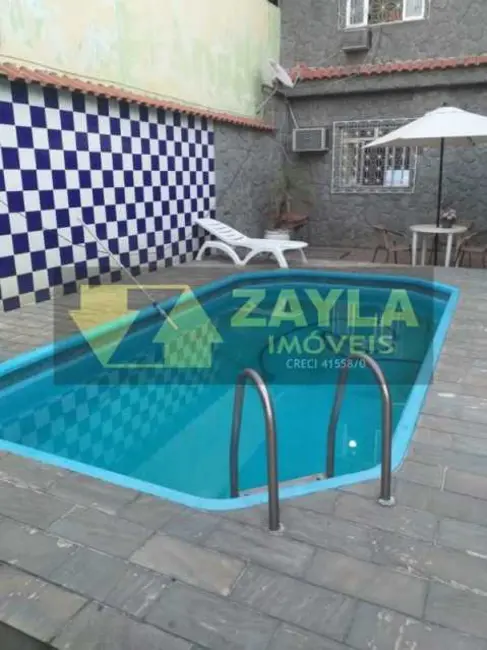 Foto 2 de Casa com 2 quartos à venda, 200m2 em Rio De Janeiro - RJ