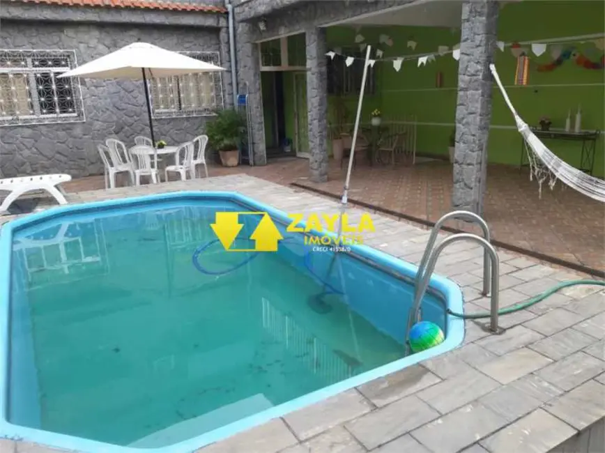 Foto 4 de Casa com 2 quartos à venda, 200m2 em Rio De Janeiro - RJ