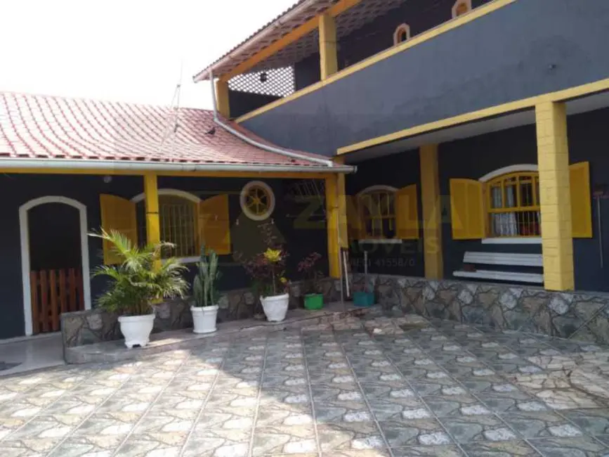 Foto 3 de Casa com 5 quartos à venda, 450m2 em Marica - RJ