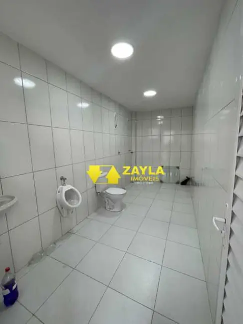 Armazém / Galpão para alugar, 330m2 em Rio De Janeiro - RJ - imagem 8 Foto 8 de Armazém / Galpão para alugar, 330m2 em Rio De Janeiro - RJ