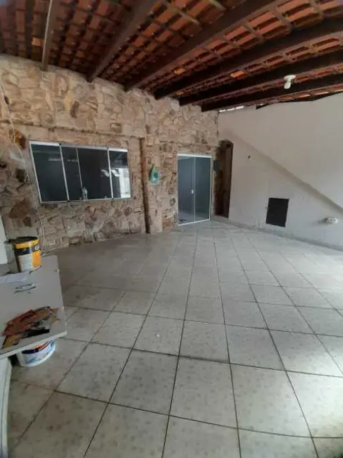 Foto 2 de Casa com 2 quartos para alugar em Rio De Janeiro - RJ