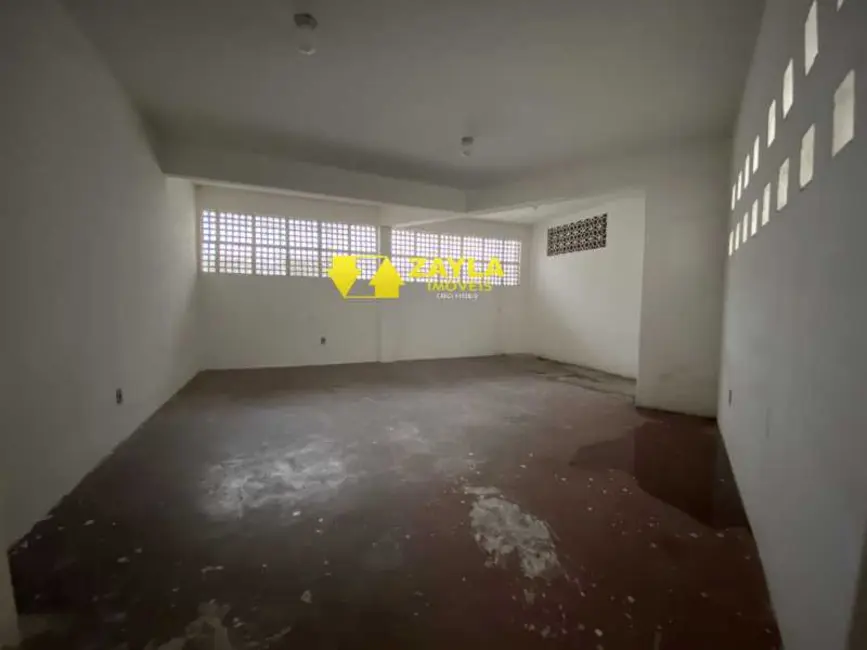 Foto 2 de Armazém / Galpão à venda, 2000m2 em Rio De Janeiro - RJ