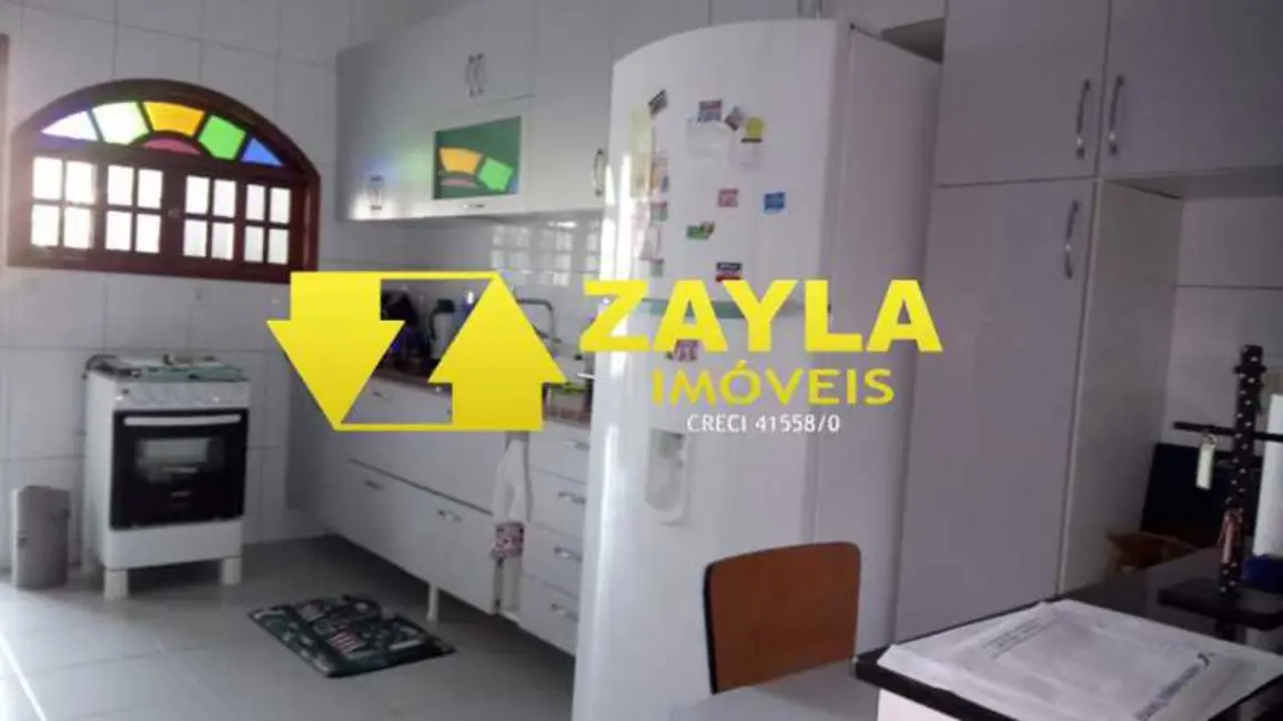 Foto 6 de Casa de Condomínio com 4 quartos à venda, 400m2 em Araruama - RJ