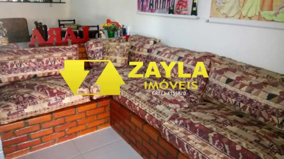 Foto 2 de Casa de Condomínio com 4 quartos à venda, 400m2 em Araruama - RJ