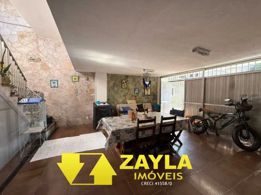 Foto 1 de Casa com 3 quartos à venda, 300m2 em Rio De Janeiro - RJ