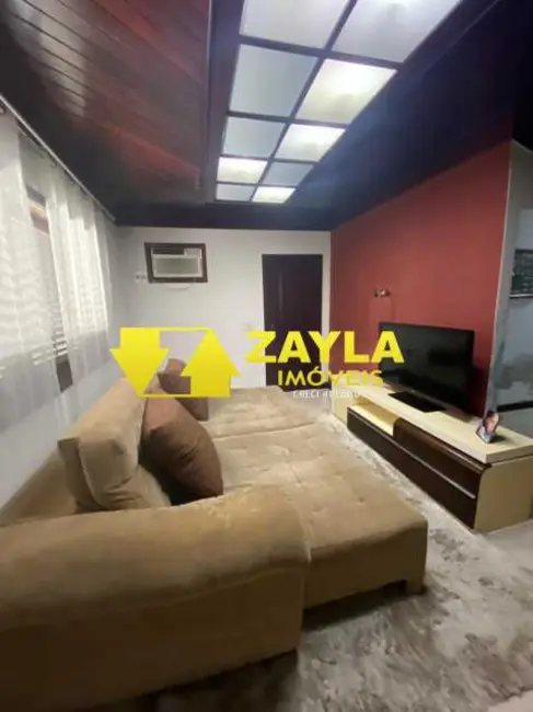 Foto 2 de Casa com 3 quartos à venda, 328m2 em Araruama - RJ
