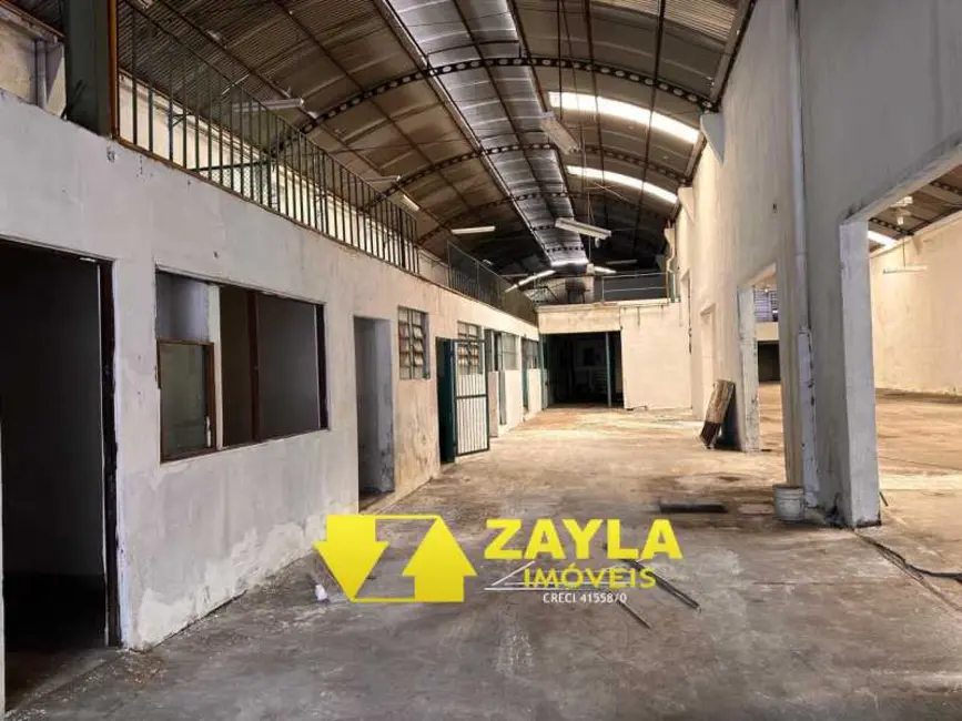 Armazém / Galpão à venda, 2500m2 em Rio De Janeiro - RJ - imagem 7 Foto 7 de Armazém / Galpão à venda, 2500m2 em Rio De Janeiro - RJ