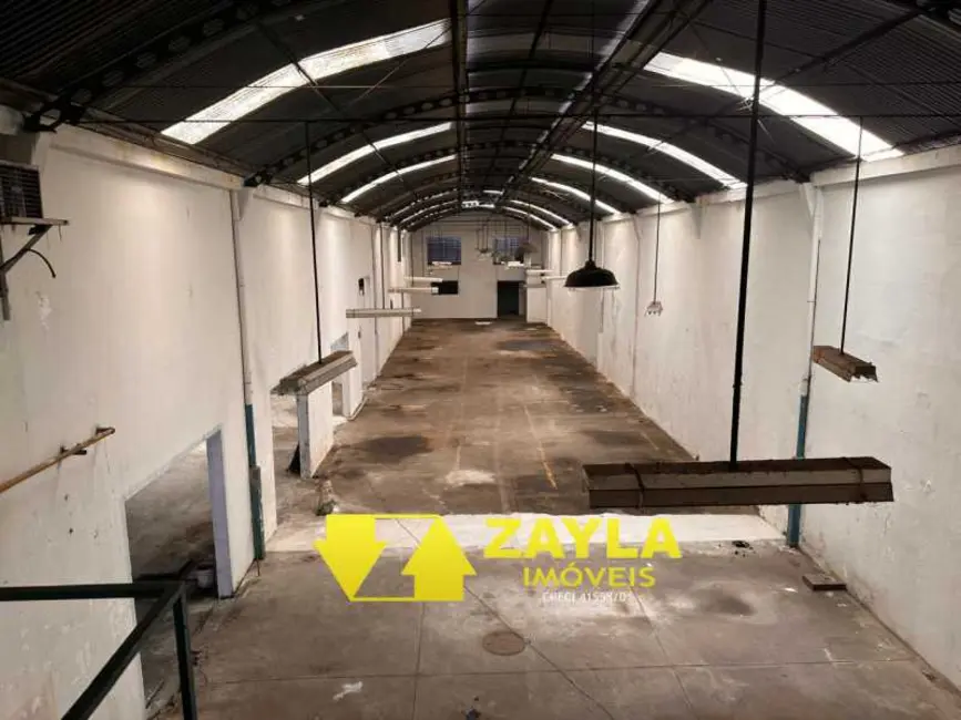 Armazém / Galpão à venda, 2500m2 em Rio De Janeiro - RJ - imagem 5 Foto 5 de Armazém / Galpão à venda, 2500m2 em Rio De Janeiro - RJ