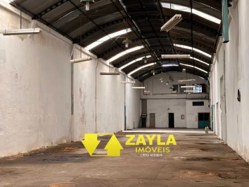 Foto 1 de Armazém / Galpão à venda, 2500m2 em Rio De Janeiro - RJ