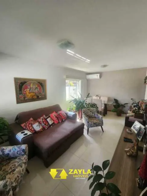 Casa com 3 quartos à venda em Marica - RJ - imagem 7 Foto 7 de Casa com 3 quartos à venda em Marica - RJ