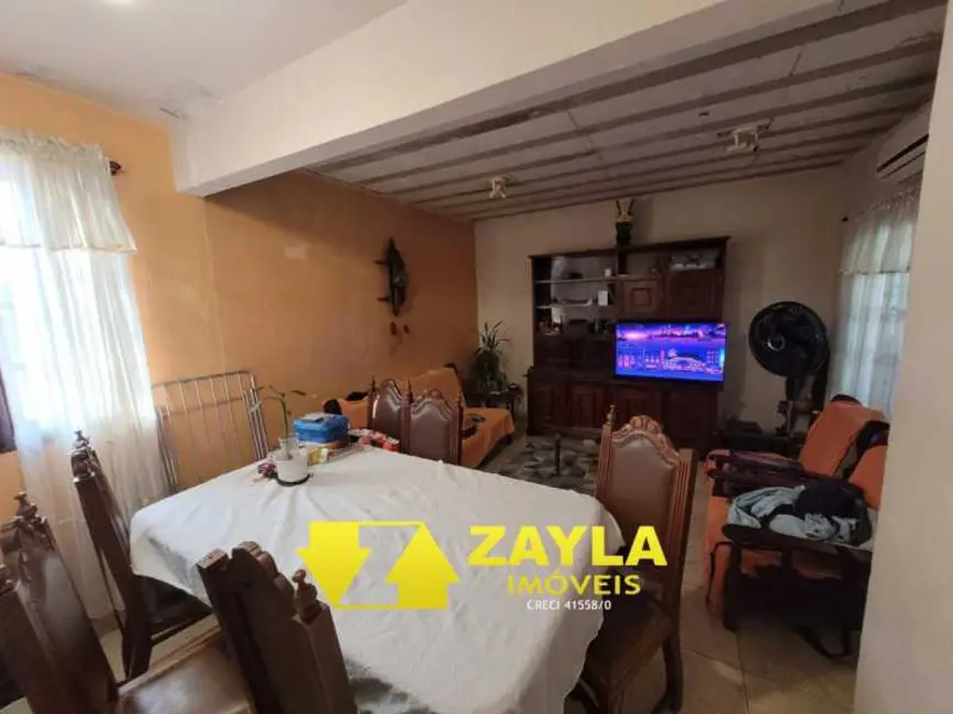 Casa de Condomínio com 8 quartos à venda, 200m2 em Rio De Janeiro - RJ - imagem 3 Foto 3 de Casa de Condomínio com 8 quartos à venda, 200m2 em Rio De Janeiro - RJ