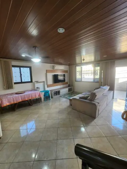 Foto 1 de Casa com 3 quartos à venda, 275m2 em Rio De Janeiro - RJ