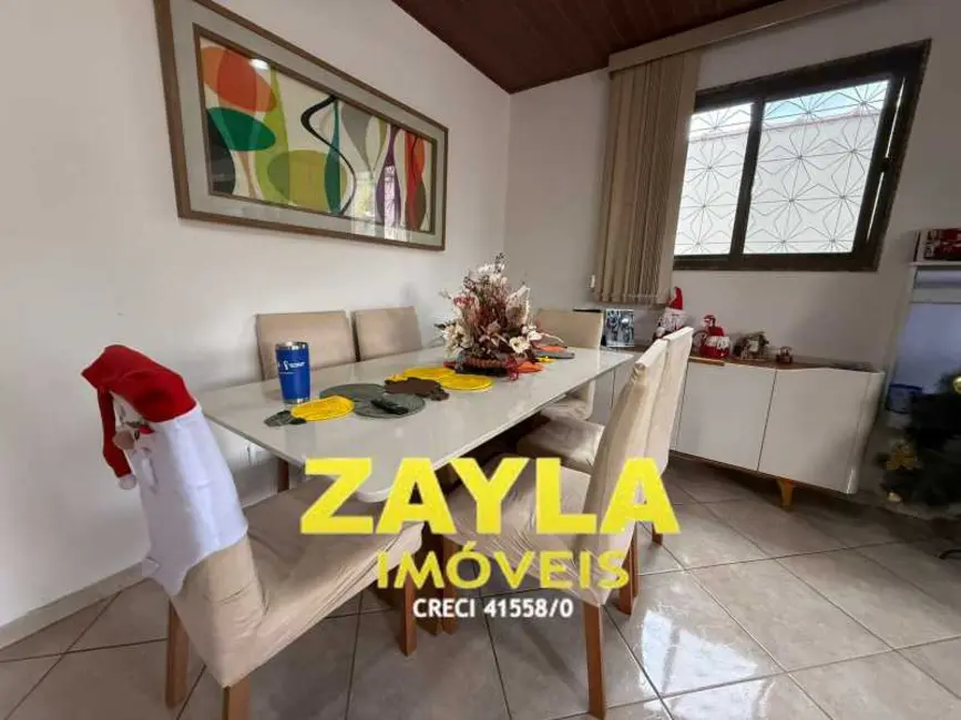 Foto 2 de Casa com 3 quartos à venda, 275m2 em Rio De Janeiro - RJ