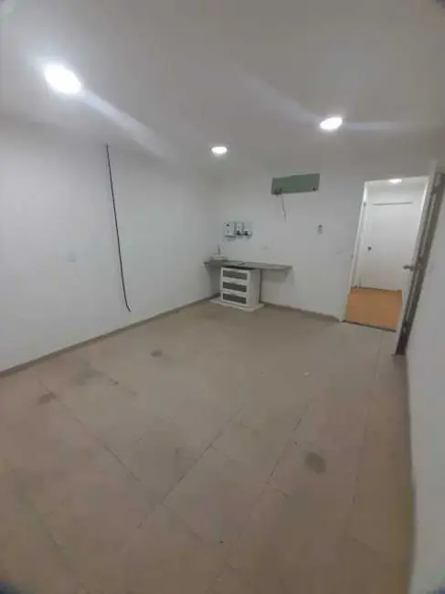 Sala Comercial à venda, 200m2 em Rio De Janeiro - RJ - imagem 8 Foto 8 de Sala Comercial à venda, 200m2 em Rio De Janeiro - RJ