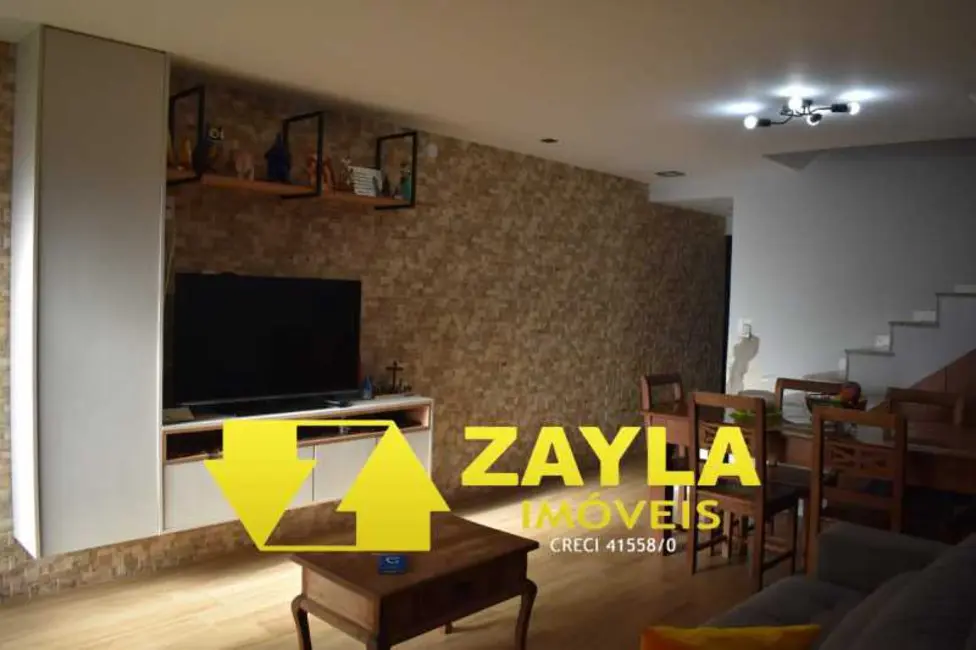 Foto 1 de Casa com 2 quartos à venda, 150m2 em Sao Goncalo - RJ