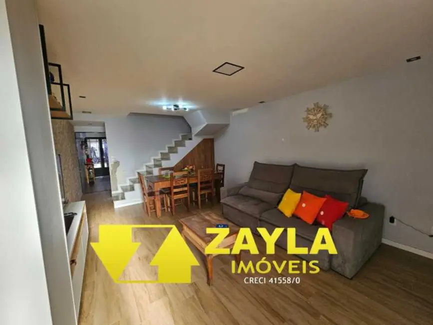 Foto 2 de Casa com 2 quartos à venda, 150m2 em Sao Goncalo - RJ