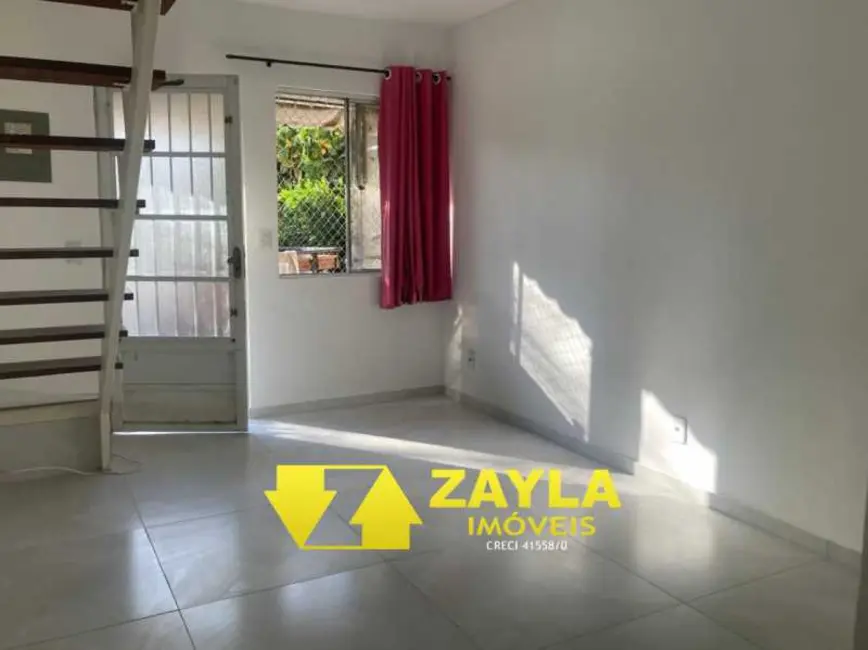 Foto 2 de Casa de Condomínio com 2 quartos à venda, 46m2 em Rio De Janeiro - RJ