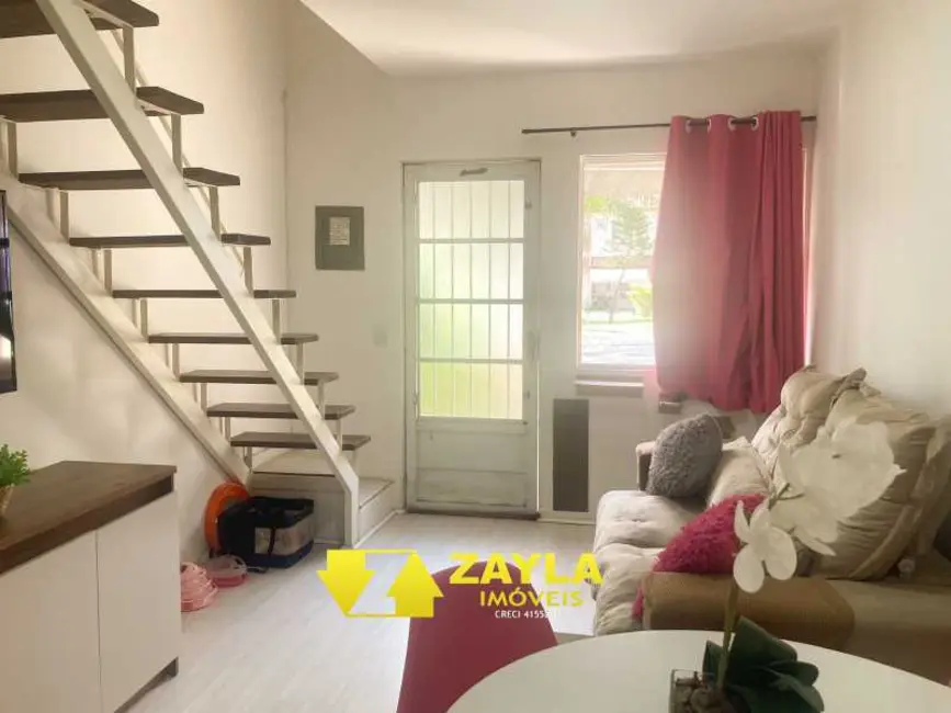 Foto 2 de Casa de Condomínio com 2 quartos à venda, 46m2 em Rio De Janeiro - RJ