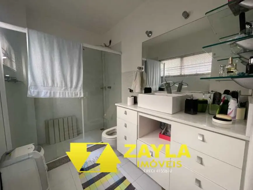 Casa à venda em Rio De Janeiro - RJ - imagem 5 Foto 5 de Casa à venda em Rio De Janeiro - RJ