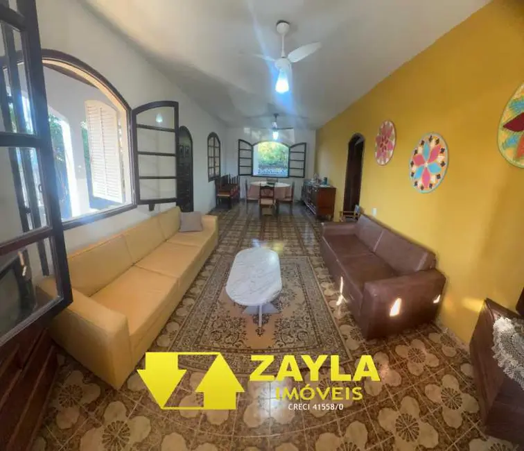 Foto 2 de Casa com 3 quartos à venda, 360m2 em Marica - RJ
