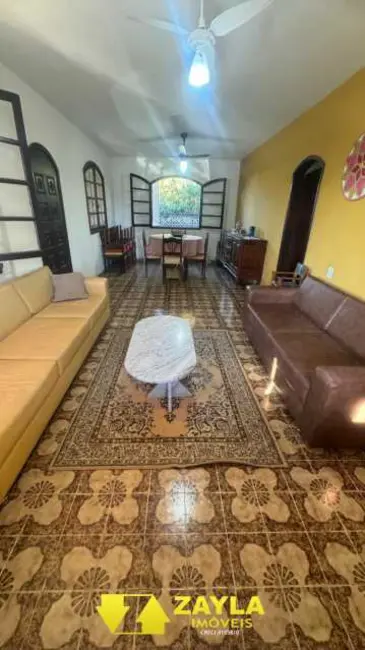 Foto 3 de Casa com 3 quartos à venda, 360m2 em Marica - RJ
