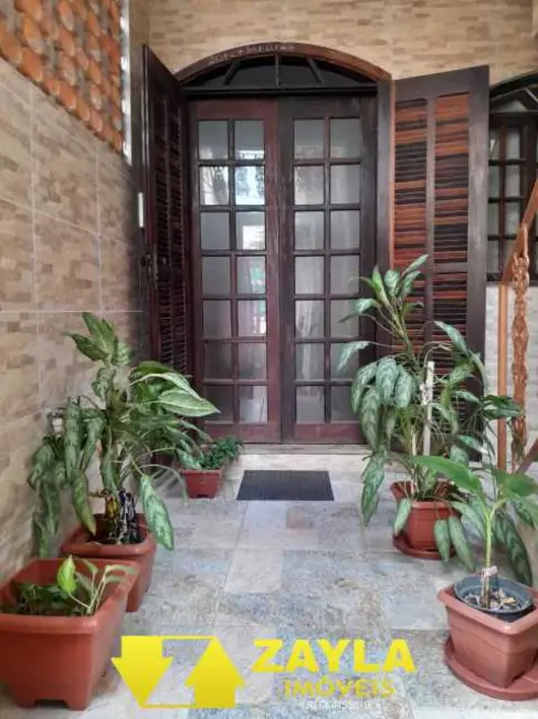 Foto 1 de Casa de Vila com 4 quartos à venda, 40m2 em Rio De Janeiro - RJ