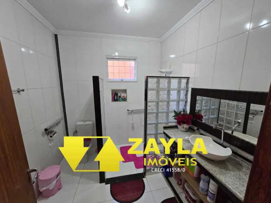 Casa com 5 quartos à venda, 200m2 em Rio De Janeiro - RJ - imagem 4 Foto 4 de Casa com 5 quartos à venda, 200m2 em Rio De Janeiro - RJ