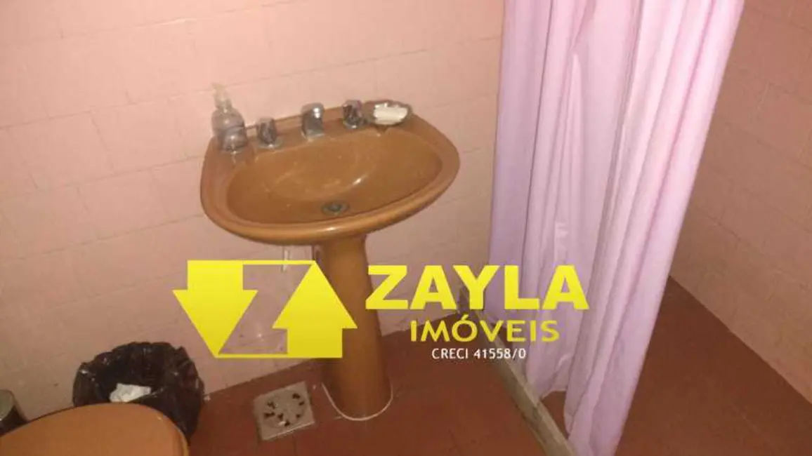 Foto 3 de Casa com 2 quartos à venda, 180m2 em Rio De Janeiro - RJ